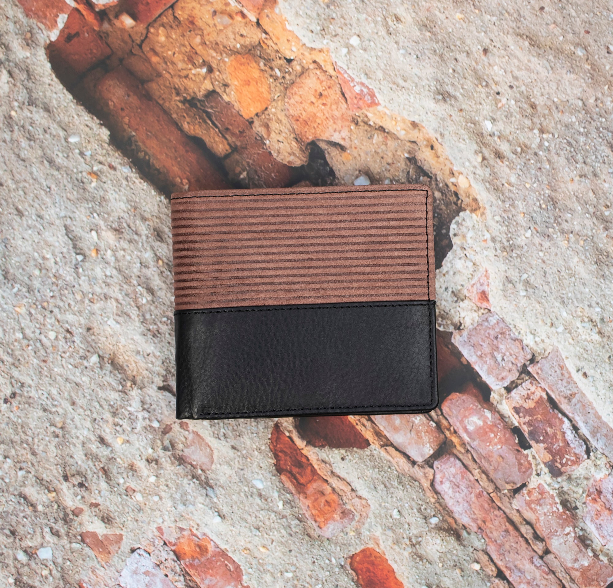 Alpha Leather Men's Black RFID Safe Trifold Wallet - 355